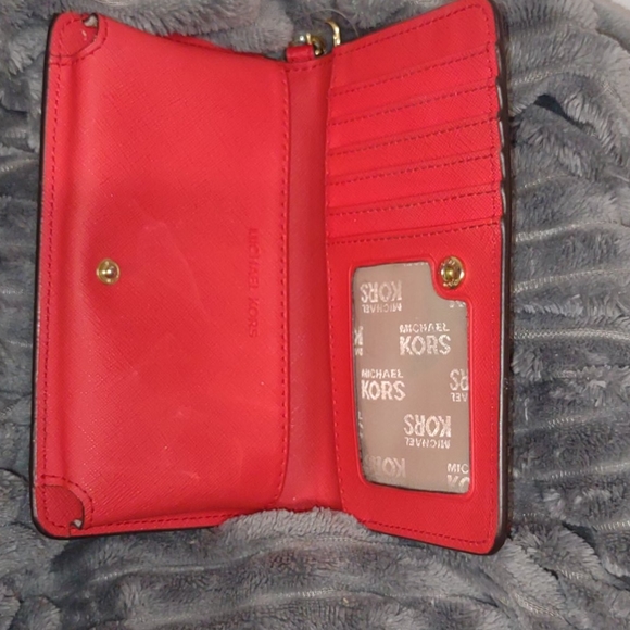 NWOT Authentic Michael Kors floral wristlet wallet - Picture 5 of 8